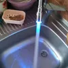 Свежие раковины для ванной комнаты Светодиодный кран воды Световой интеллектуальный кран Красочный светлый душ для душа кухня цветная насадка без батареи