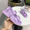 Designer Damesriemen Sandalen Slides Rubber Lakleer Het is een soort schoenen die naar believen met kleding kunnen worden gecombineerd. Vrouw Jelly Verstelbare gesp Schoenmaat 35-42