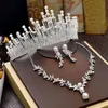 Luxury Bridal Halsband Bröllop Smycken Satser för Bruds Smycken Pearl Tiara Crown Örhängen Set Födelsedagsfest Kvinnor Tillbehör