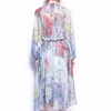夏のファッション女性のインクの汚れの花と鳥のプリントVネックルーズランタンスリーブロングドレス210531