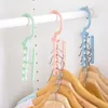 Plasthängare Creative Rotary med handtag fem-håls vindtät garderobssortering Torkning Dropship Hangers Racks