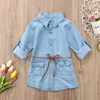 Mode Ny Baby Girls Loved Långärmad Turn-Down Collar Sashes Denim Knee-Length Princess Dress Outfit Höst 2-7Y Q0716