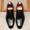 Echt leer Heren Brogue Britse Oxford-kleding Schoenen Mode Bruiloft Vierkante kop Veterschoenen Zakelijke schoenen Formele zwarte feestschoen