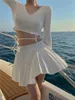 Womengaga T Shirt Damskie Letnie Topy Tees Sexy Girl Bandaż Backless Beach Biały Z Długim Rękawem Top + Fold Mini Spódnica AMA3 210603