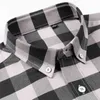 Moda para hombres 100% algodón Casual Camisa a cuadros Camisa a cuadros Solo bolsillo de parche Manga larga Camisas de guinga con botones de ajuste estándar 210506