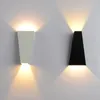 Vägglampor Enkel modern lampa metalliskt material Creative Light Home Lighting Led Bedroom Art Deco