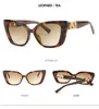 Lunettes de soleil à petite monture de personnalité avec V Word Tendance européenne et américaine Femme Cat Eye Fashion