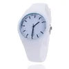 Ladies Watch 40mm Quartz Klockor Boutique Armband Mode Business Armbandsur Womens Wristwatch Montre de Luxe för tjejgåva