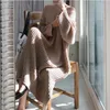 春の特大のセーター女性ジャンパープルオーバー長袖ツイストVネックソリッド暖かいセータードレス210510