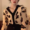 아마도 U V-Neck Leopard Cardigan Splicing 스웨터 M3005 210529