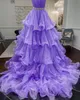 Cascading Ruffles Lilac Prom Klänning 2022 Bollkakor Organza Strapless Formell Event Party Gowns Zipper Back Ärmlös Design Quinceanera Couture Crystals Sash
