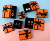 Orange Einzelhandels-Geschenkverpackungsboxen mit Spitzenschleife, Kartenbroschüre, Einkaufstasche für Schmuck, Halsketten, Armbänder, Schlüsselanhänger, Modeschmuck-Accessoires