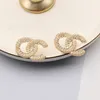 Simple 18K Plaqué Or 925 Argent Marque De Luxe Designers Lettres Goujon Géométrique Femmes Célèbres Rond Cristal Strass Perle Boucle D'oreille De Noce Jewerlry MM1991