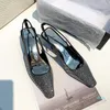 Sprzedaż hurtowa butów wyjściowych prawdziwej skóry kwadratowy nosek kryształowe buty na cienkich wysokich obcasach damskie sandały wsuwane gumką Slingback Rhinestone kobieta czółenka