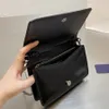 Bolsos de hombro de diseñador 3A, bolso de mano de alta calidad para mujer, bolso de mano con cadena plateada, bolso de mensajero con signo triangular, billetera en 4 colores Wit237w