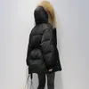 Vinter 90% Vit Duck Down Coat Kvinnor Stor Naturlig Fur Hooded Jacka Casual Loose Tjock Sash Tie Up Parka Snow Outwear 210430