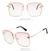 2021 Fashion Lady Oversize Rimless Square Sunglasses Women Small Bee Glasses Gradient Sun Glasses For Female UV400