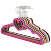 10 sztuk Kolorowe aksamitne wieszaki na ubrania Loving Heart Velvet Coat Hanger Niepoślizgowe Wieszaki wielofunkcyjne w kształcie serca 210702