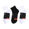 Мужские носки Оптовая продажа Универсальный классический черный белый Женщины Мужчины Высочайшее качество Дышащий хлопок смешивание Футбол Баскетбол Спорт Носки по щиколотку 3 цвета на выбор