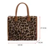 Nxy Handbag Top Handle Bags Retrô Cow Leopard Print Pu Leather Pelúcia Design Outono Inverno Moda Pequenas Bolsas Femininas 0209