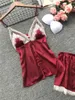 Lace Trim Satin Cami Top Pajama Sats Femme Sexig Underkläder Pajamas Sleepwear Två Piece Set PJS Top Women SleeSeLes Nightwear Q0706