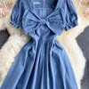 Fabpop Sommardesign Kort Puff Sleeve Bow V Neck High Waist Slim Blue Denim Dress Women Vintage 210709