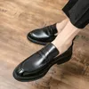 2022 trend män italiensk lyx minimalistisk sko design läder klänning skor bullock carving topp läder bröllopsfest mode loafers stor storlek: US6.5-US11
