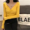 Yedinas Sexig Deep V-Neck Sweater Kvinnor Solid Pullover Höst Slank Koreansk Stil Av Axel Chic Sticka Toppar 210527