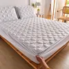 Kussen / decoratief kussen Oimg Thicken Gewatteerde Matras Cover King Queen Bed Installeerde blad Anti-bacteriën Topper Air-permeable Pad