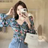 Werueruyu casual strikje ruche vrouwen blouse shirt trompet mouw bloem vrouwelijke tops blouse meisje chiffon dames blouse 210608