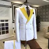 2021 новая новая мода мужская свадебные костюмы белый тонкий подходит двойное платье смокинг для жениха плюс размер куртка брюки 2 шт. X0909