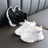 AOGT Outono bebê menina menino criança sapatos infantis casuais caminhantes fundo macio confortável tênis infantil preto branco 211021