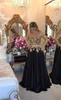 2021 Złote Koronki Appliqued Koraliki Satin Prom Suknie Navy Blue Długie Rękawy Prom Dress Długą Arabską Dubai Evening Party Dress