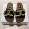 Sandálias de borracha de couro de camurça de verão aberto camurça para mulheres jardim lisas plana cadeia designer sapatos mules zapatos1