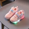 LED Lysande Barnskor För Pojkar Tjejer Ljus Barn Lysande Baby Sneakers Mesh Sport Boy Girl Led Light Shoes G1025