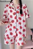 Nomikuma 달콤한 딸기 인쇄 된 여성 두 조각 세트 칼라 짧은 소매 셔츠 높은 허리 반바지 홈 옷 210514