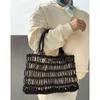 Einkaufstaschen Hausgemachte reine handgewebte Strandfrauen High-End-Sommer-Damenhandtaschen Häkelmode Rattan-Geldbörse Wooven-Tasche 220301