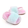 Sandales 2021 Chaussures bébé WALLARENAIRE 0-12M Fille infantile Pantoufles en peluche Soft anti-dérapant Teinture Teinture imprimé hiver Chambre à coucher chaud