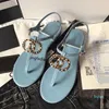 Designer-Sommar Kvinnor Sandaler Shine Flower Ladies Skor Utomhus Flip Flops Slippers Tjej Flats Plattform Strand Slides Gladitor