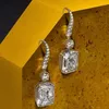 Klassiska lyxsmycken Dingla örhängen 18K vitguld Fyll Emerald Cut Moissanite Diamond Zircon Party Långt Kvinnor Bröllop Märke Drop Örhänge För älskare Present