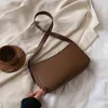 귀여운 단색 작은 여성의 PU 가죽 숄더 가방 2021 인기있는 간단한 핸드백과 지갑 여성 여행 토트 백