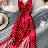 Sommar sexig polka dot spaghetti strap klänning a-line v-nacke ärmlös hög midja mittkalv dam klänning 210521