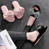 Vinter söt kvinna flip flops söta rutiga båge plysch rlor hålla varmt hem inomhus tofflor skor kapcie damskie s976 210625 gai