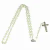 Glöd i det mörka korset Rosary halsband för kvinnor Lysande katolska pärlor Religiösa Jesus Crucifix hänge Halsband Smycken