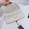 Beanies للأزواج مخطط أسود عادي الرجال الكبار الجملة قبعات الشتاء النساء بونيه رشاقته مع الحقيقي الدافئة فتاة قبعة snapback قبعة صغيرة