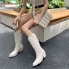 2021 İşlemeli Kadın Batı Çizmeler Retro Tarzı Kadın Yüksek Çizmeler Sokak Kış Moda Tıknaz Topuk Yuvarlak Ayak Mujer Gelgit Ayakkabı Y1209