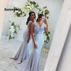 2021 섹시한 인어 긴 신부 들러리 드레스 민소매 V 넥 라이트 블루 새틴 여성 웨딩 파티 드레스 Vestidos 공식 가운