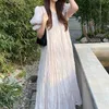 Korejpaa Frauen Kleid Sommer Koreanische Chic Französisch Weiche Elegante Solide O Neck Plissee Zurück Spitze Up Blase Hülse Lose Kleider 210526