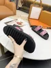 2021 sandali primavera / estate suola in velluto estremamente leggero e resistente all'usura donne eleganti e belle design sandali da gladiatore scarpe da donna appartamenti casual mocassino da spiaggia