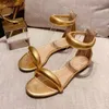 Europäische und amerikanische Wortgürtelsandalen Damen Sommer 2021 neuer Stil Schaffell flache Schuhe Damen flacher Absatz Allgleiches offene Zehen sexy Größe 35-41